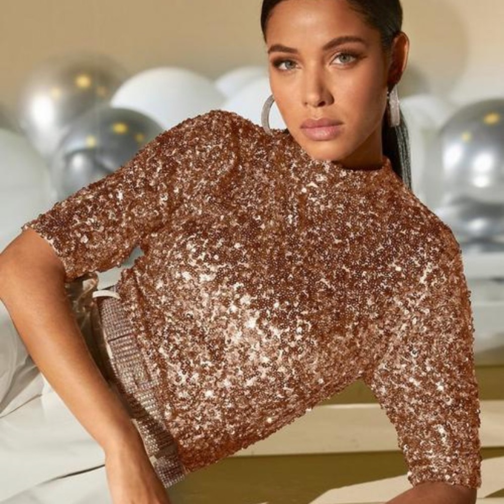 Boston Proper rose gold lined sequin short sleeve top New without tag & unworn